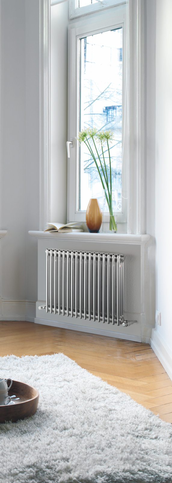 Zehnder_RAD_Charleston-HY_connection_bottom_right_chrome_living Rendering Zehnder Charleston Decorative radiator Front view