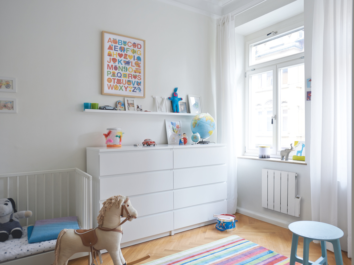 Rendering Zehnder Alura Decorative radiator Side view