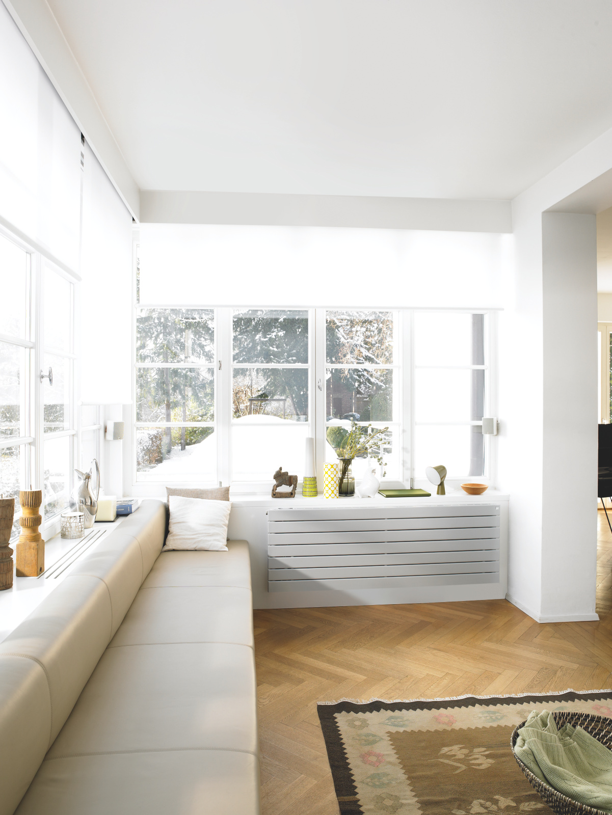 Zehnder_RAD_Nova-Neo_window_living Rendering Zehnder Nova Neo Decorative radiator Front view