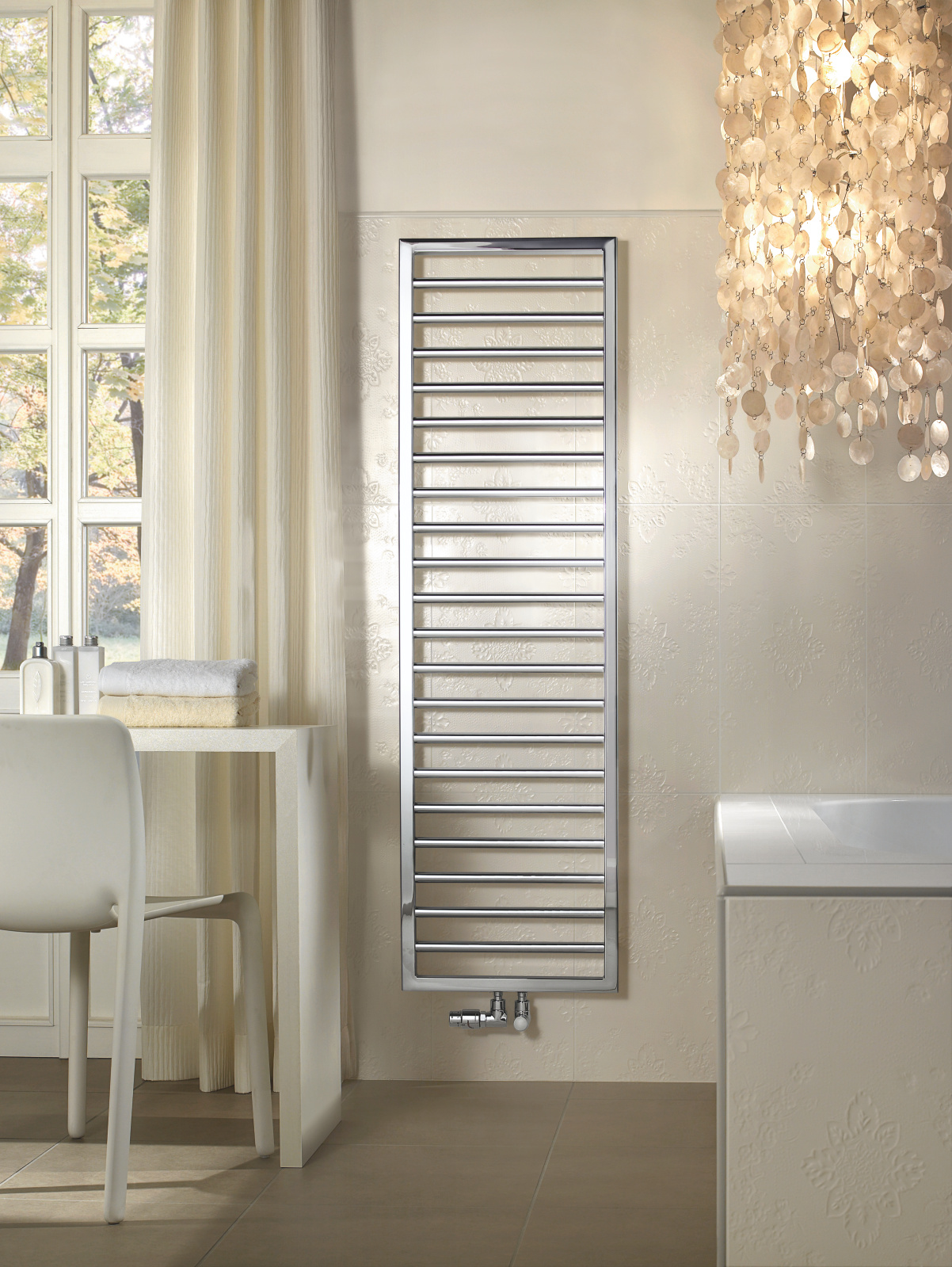 Zehnder_RAD_Subway-HY_generous-spacing Rendering Decorative radiator