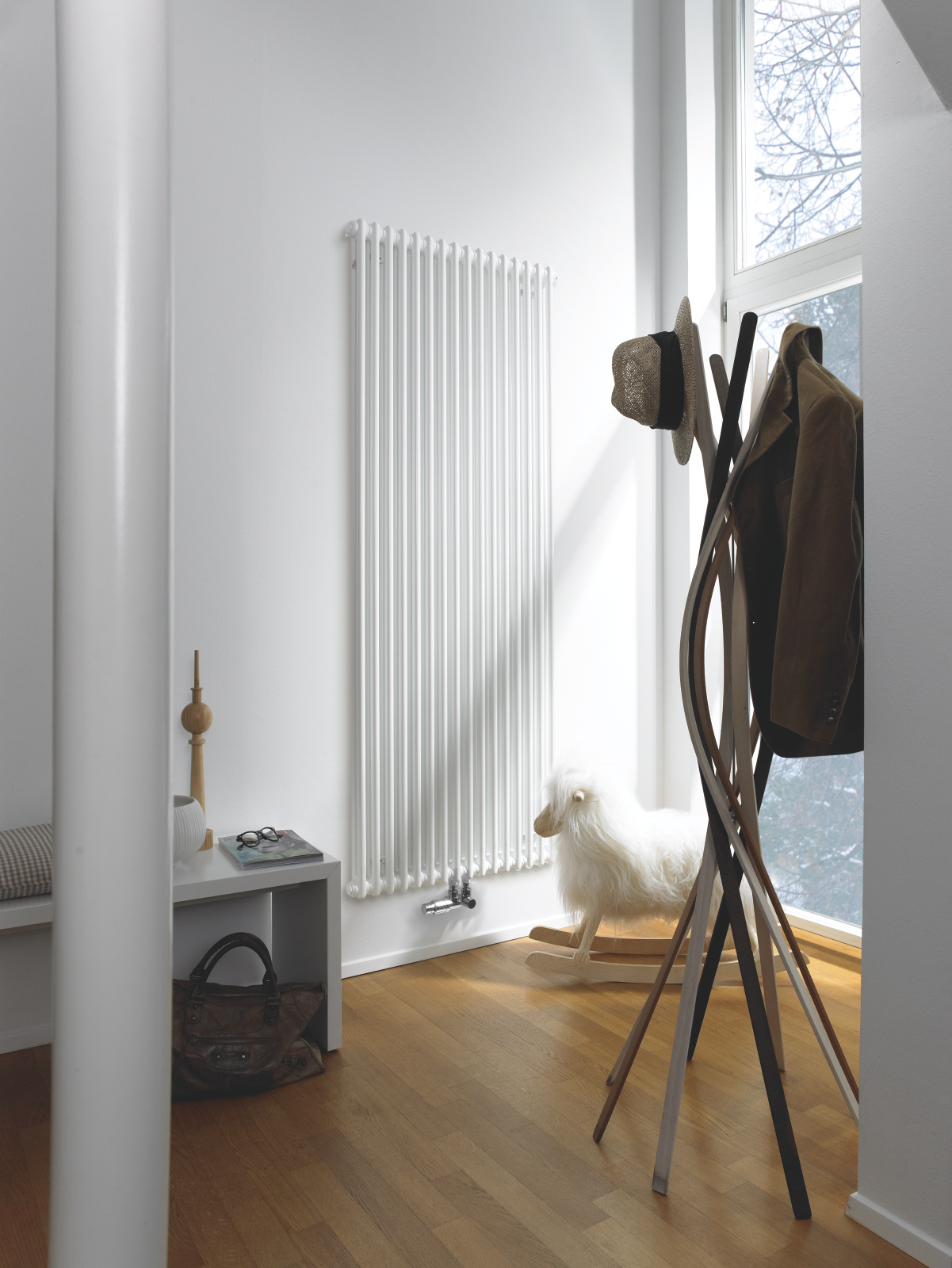 Rendering Zehnder Charleston Decorative radiator Front view