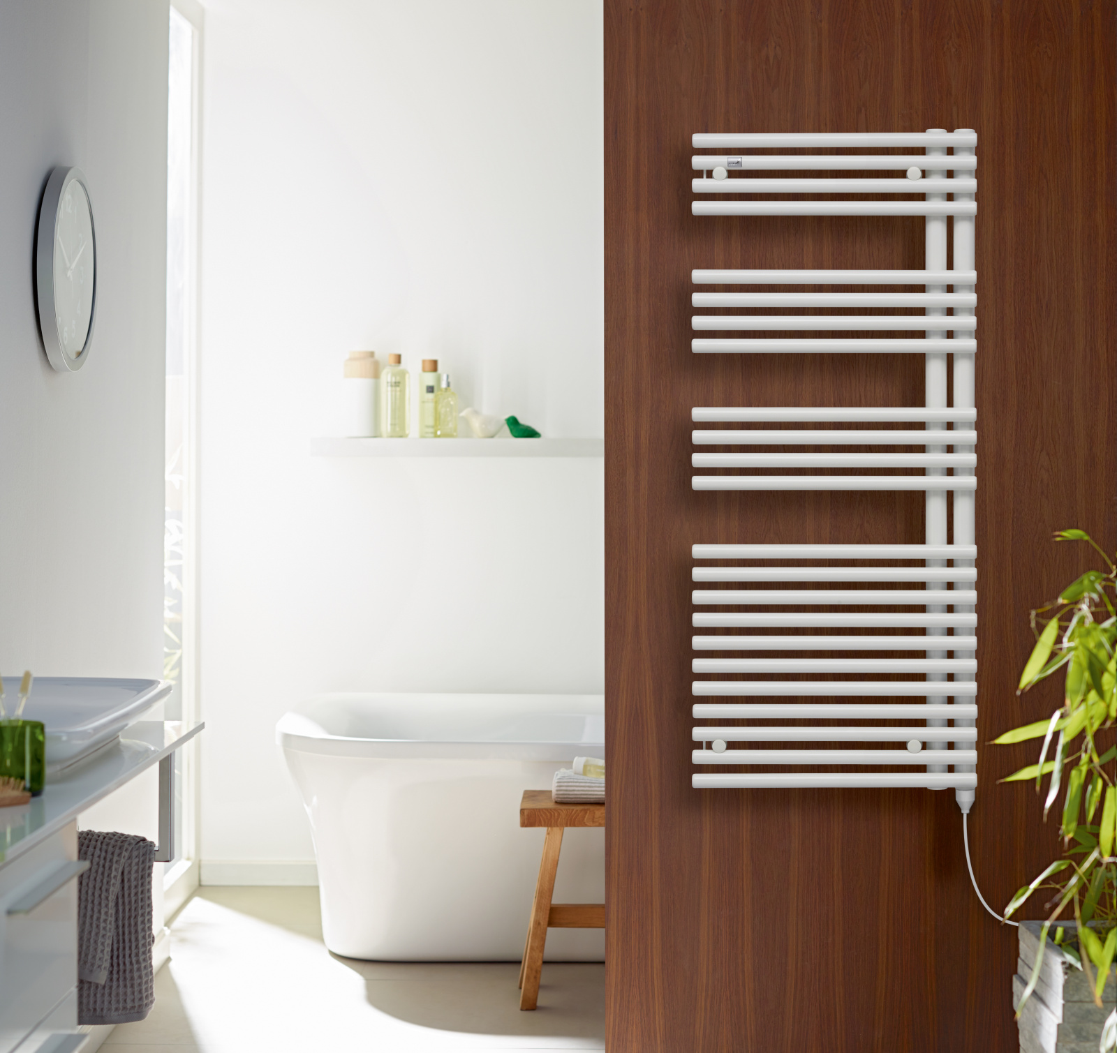 Zehnder_RAD_Forma-Asym-EL_IHE_Bathroom