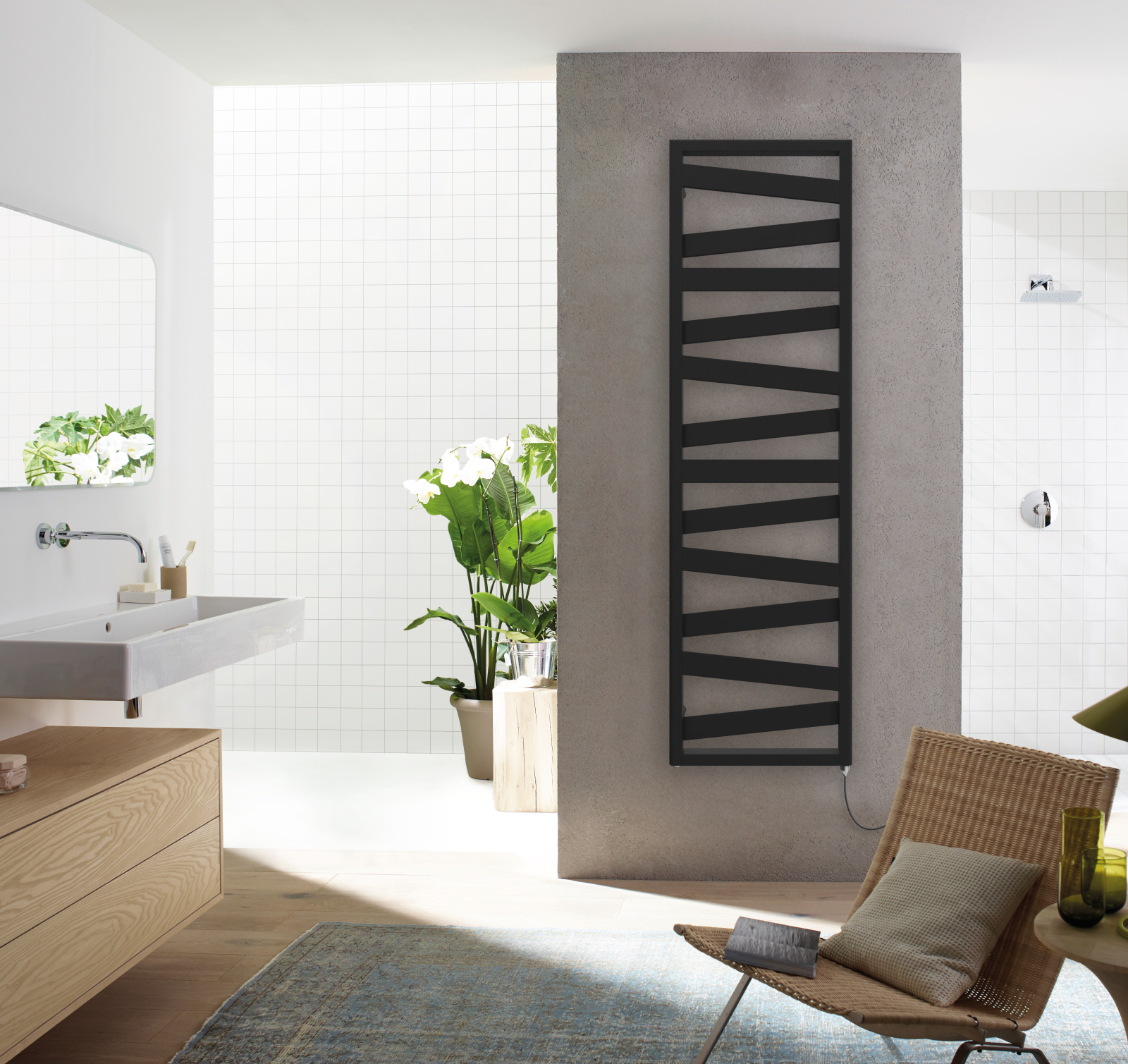 Zehnder_RAD_Ribbon-EL_180-055_IHE_BlackMatt_bathroom-withChair Rendering Immersion Heater Easy (IHE) Decorative radiator Front view