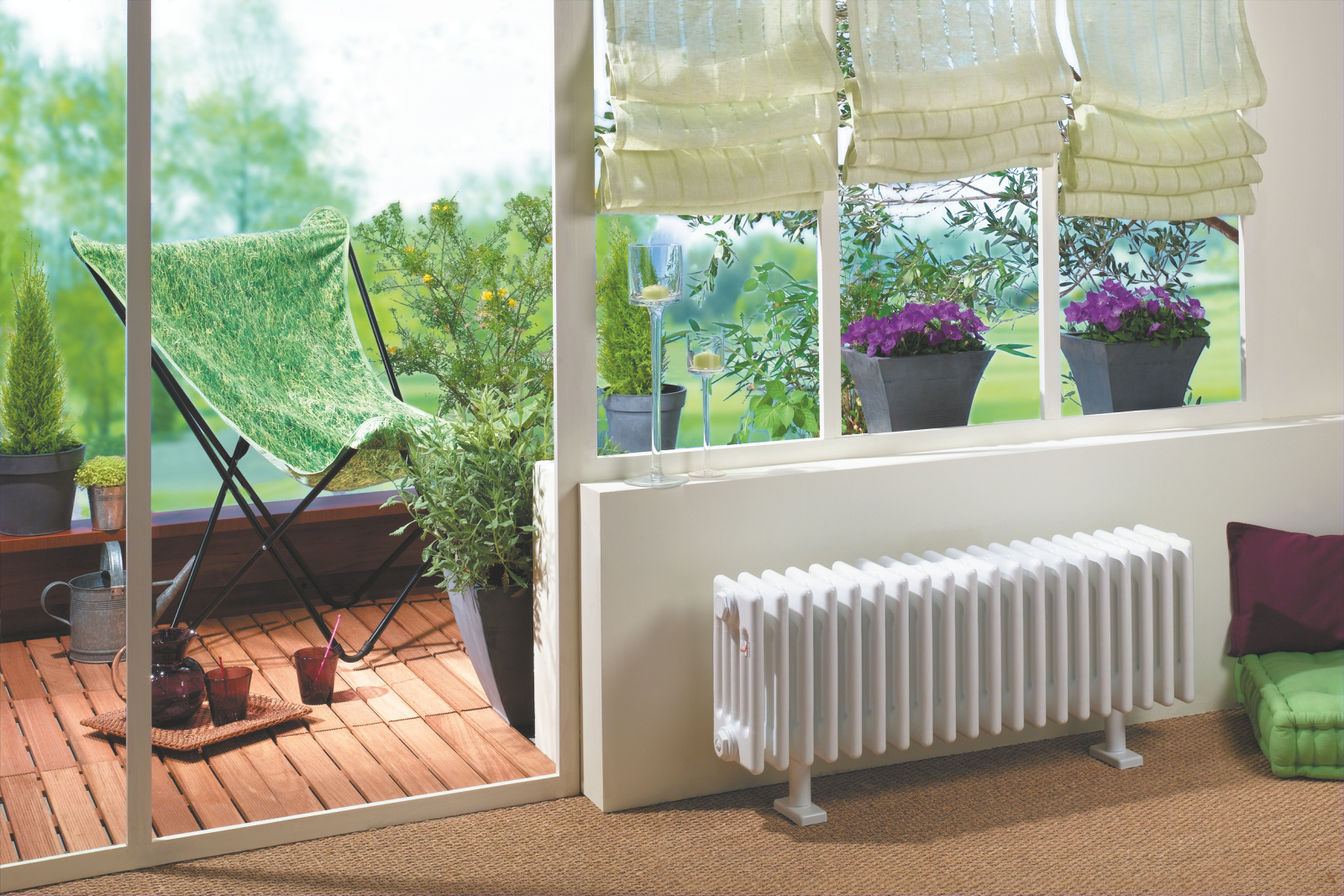 Zehnder_RAD_Charleston-Plinth-EL_living_white Rendering Zehnder Charleston Electric Decorative radiator 3D view